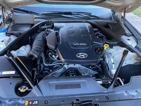 Used 2015 Hyundai Genesis 3.8 image 16