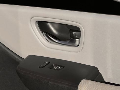 Used 2023 Honda Pilot LX image 26