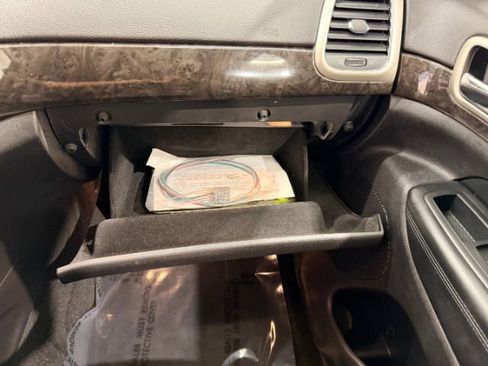 Used 2013 Jeep Grand Cherokee Altitude image 37