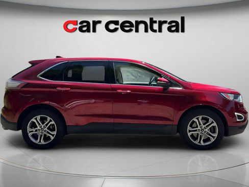 Used 2018 Ford Edge Titanium w/ Equipment Group 301A AWD/4WD image 6