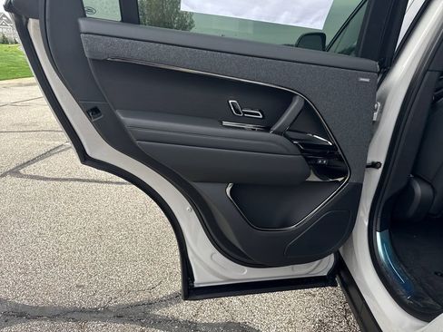 New 2026 Land Rover Range Rover Sport SE image 12