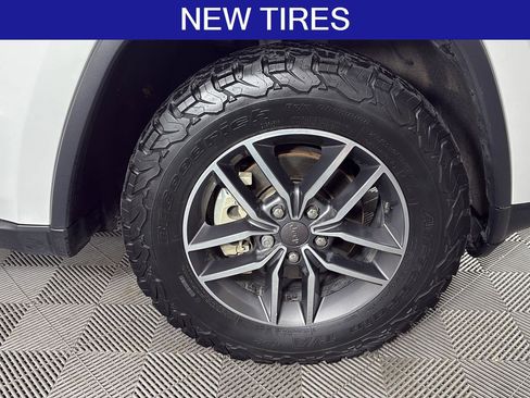 Used 2019 Jeep Grand Cherokee Limited w/ Luxury Group II image 13