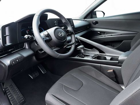 New 2026 Hyundai Elantra SEL Sport FWD image 14
