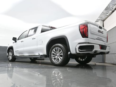 Used 2023 GMC Sierra 1500 Denali w/ Technology Package AWD/4WD image 29