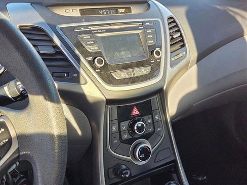 Used 2015 Hyundai Elantra SE w/ Option Group 02 image 11
