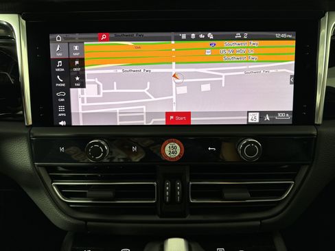 Certified 2025 Porsche Macan image 19