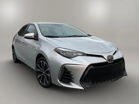 Used 2019 Toyota Corolla SE image 2