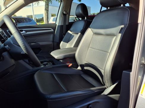 Certified 2022 Volkswagen Atlas SE image 15