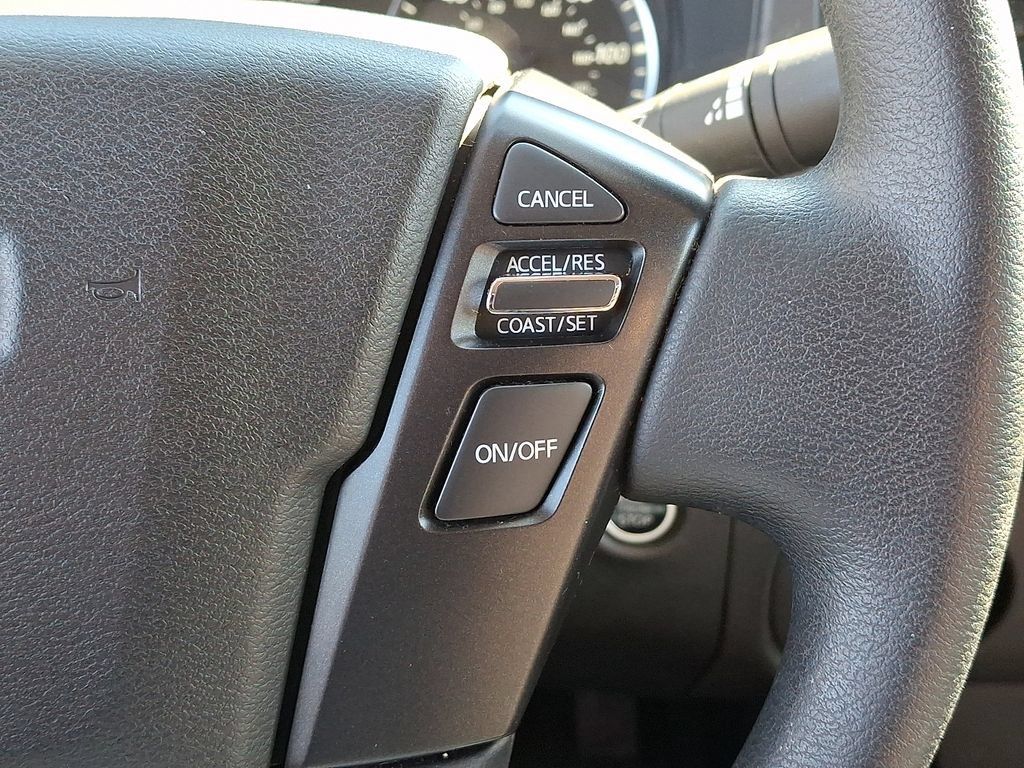 Used 2024 Nissan Frontier SV AWD/4WD image 23