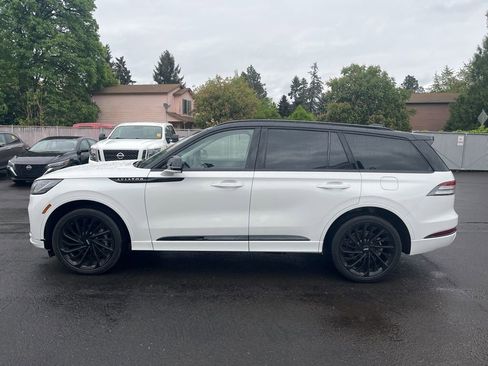 Used 2025 Lincoln Aviator Reserve w/ Luxury Package AWD/4WD image 4
