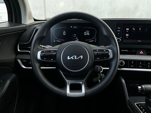 Used 2025 Kia Sportage LX image 30