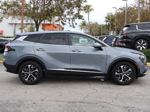 Used 2025 Kia Sportage EX FWD image 17