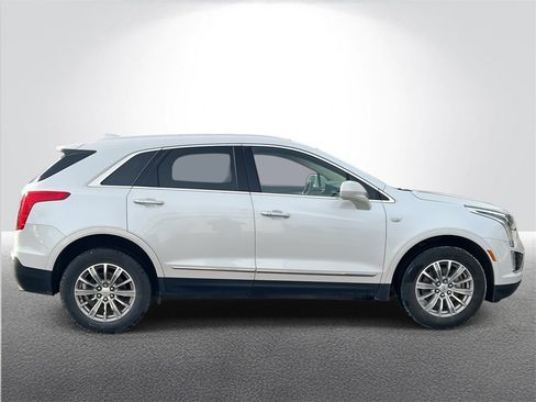 Used 2018 Cadillac XT5 Luxury w/ Driver Awareness Package image 6
