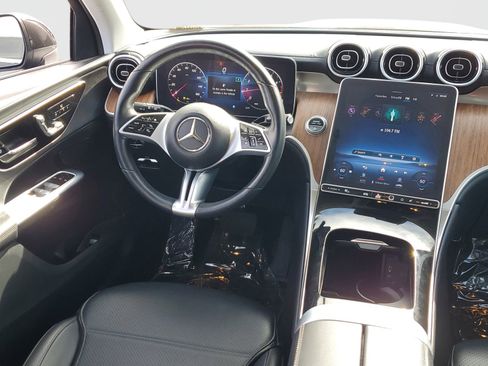 Used 2023 Mercedes-Benz GLC 300 4MATIC image 13