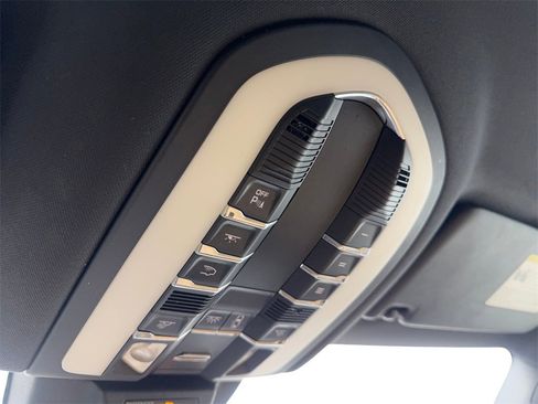 Used 2018 Porsche Macan image 71