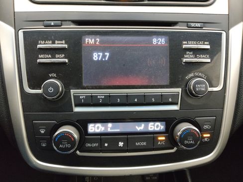 Used 2017 Nissan Altima 2.5 SL FWD image 25