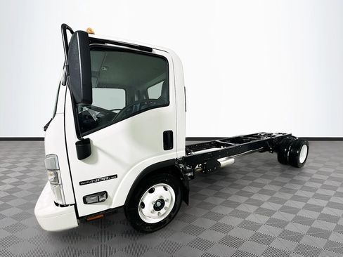 New 2026 Isuzu NPR RWD image 19