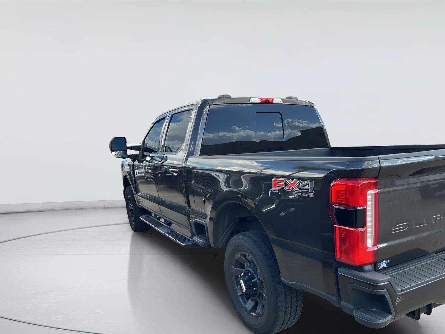 Used 2024 Ford F250 Lariat w/ Lariat Ultimate Package AWD/4WD image 10