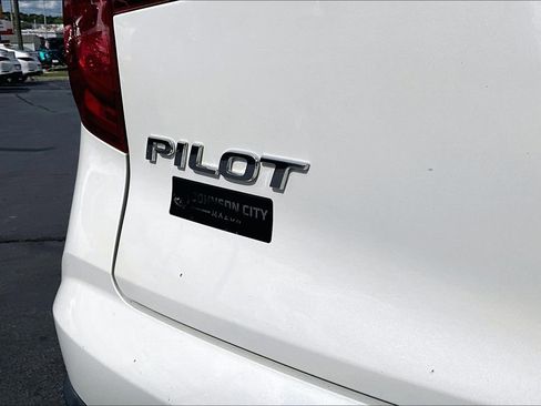 Used 2018 Honda Pilot Touring image 8