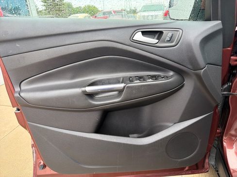 Used 2018 Ford Escape SE w/ SE Sync 3 Package AWD/4WD image 11