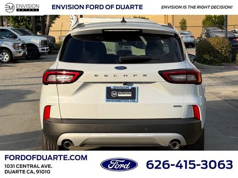 New 2025 Ford Escape SE image 6