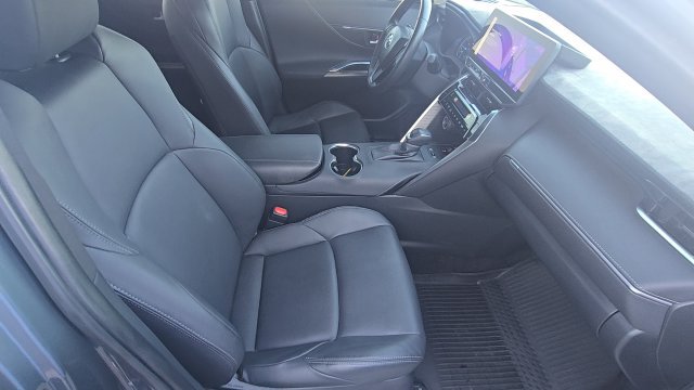 Used 2024 Toyota Venza XLE AWD/4WD image 18