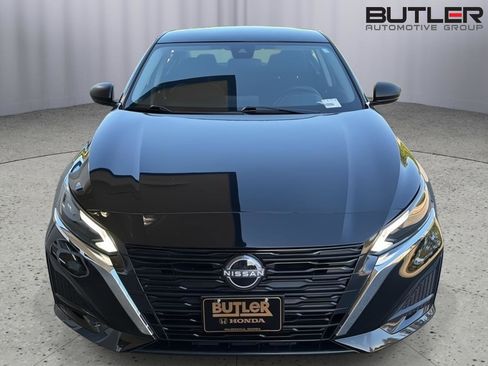 Used 2025 Nissan Altima 2.5 SV FWD image 9