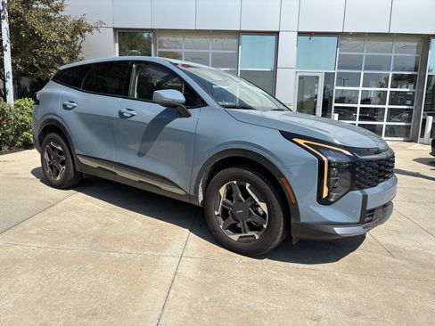 Used 2026 Kia Sportage S AWD/4WD image 2