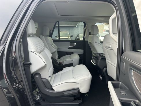 New 2025 Ford Expedition Max Platinum w/ Platinum Ultimate Package image 18