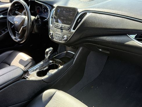 Used 2022 Chevrolet Malibu Premier FWD image 28
