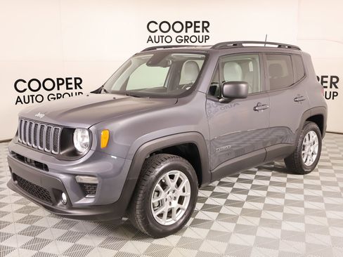 Used 2022 Jeep Renegade Latitude w/ Convenience Group image 12