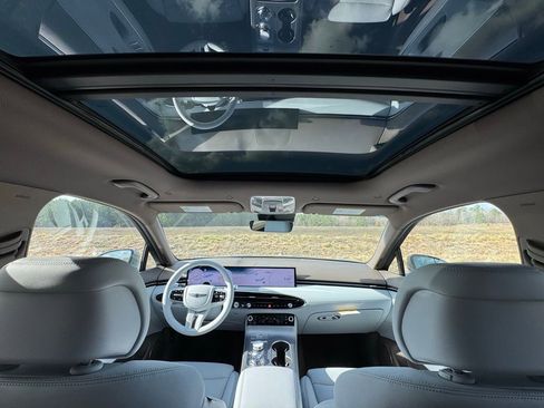 New 2026 Genesis GV70 2.5T Advanced image 3