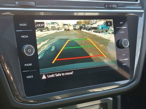 Used 2024 Volkswagen Tiguan SE R-Line image 19