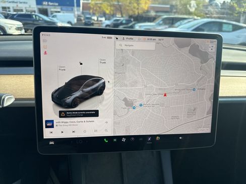 Used 2024 Tesla Model Y Long Range AWD/4WD image 27