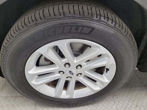 Used 2017 Ford Explorer XLT image 31