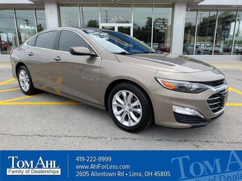 Used 2020 Chevrolet Malibu LT w/ Leather Package FWD image 1