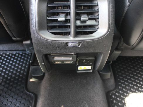 Used 2019 Jeep Cherokee Trailhawk w/ Comfort/Convenience Group AWD/4WD image 32