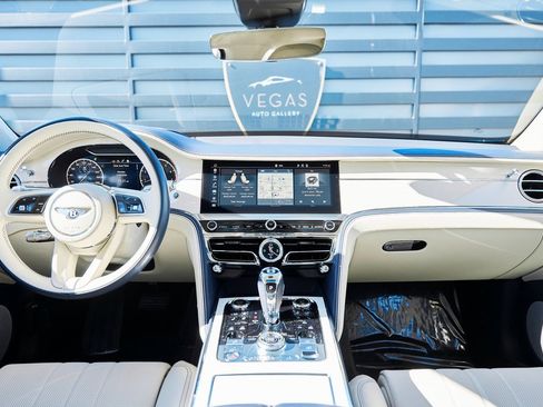 Used 2024 Bentley Flying Spur V8 image 50