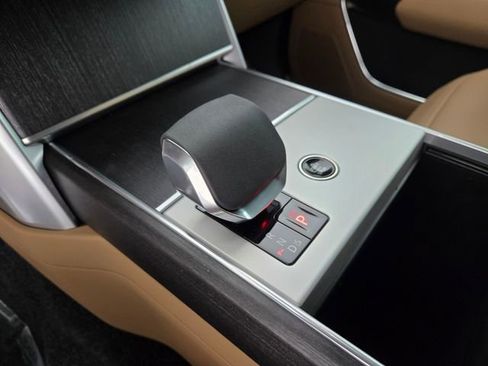 New 2026 Land Rover Range Rover Long Wheelbase SE image 23