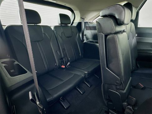 Certified 2025 Kia Sorento S w/ Panoramic Sunroof Package image 8