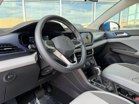 Used 2022 Volkswagen Taos SE w/ Panoramic Sunroof Package image 31