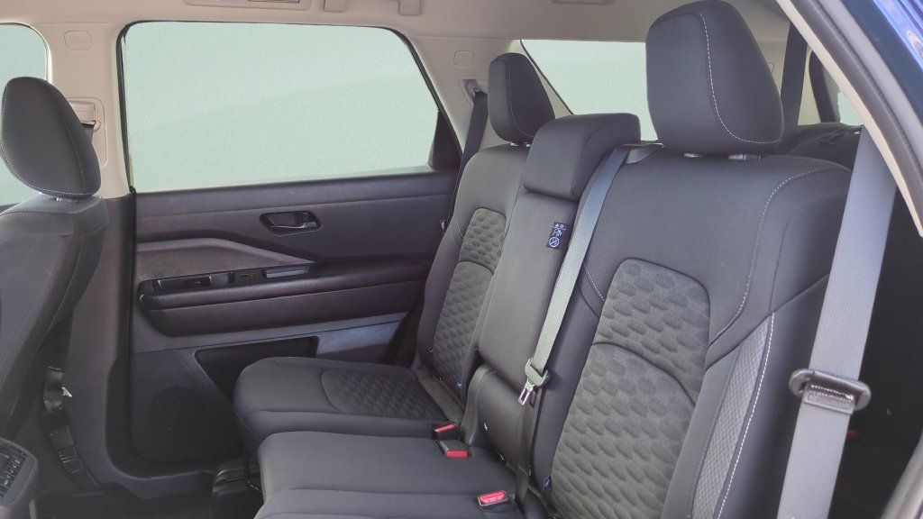 Certified 2025 Nissan Pathfinder SV FWD image 10