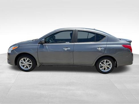 Used 2018 Nissan Versa SV w/ SV Special Edition FWD image 4