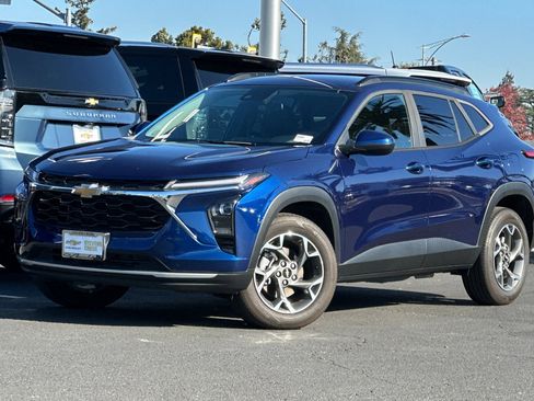 Used 2024 Chevrolet Trax LT image 9