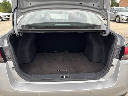 Used 2025 Nissan Versa SV FWD image 28