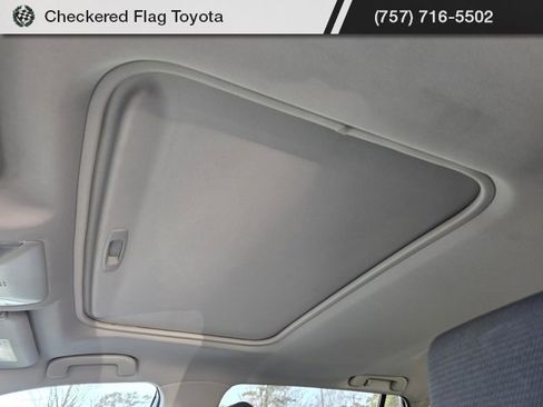 Used 2022 Toyota RAV4 XLE image 9