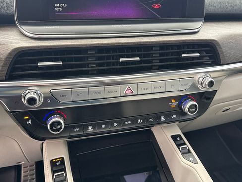 Used 2022 Kia Telluride SX w/ SX Prestige Package image 25
