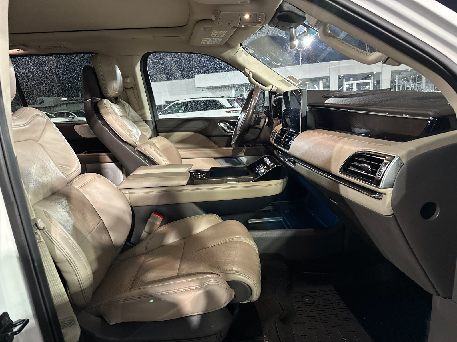 Used 2022 Lincoln Navigator Reserve AWD/4WD image 21