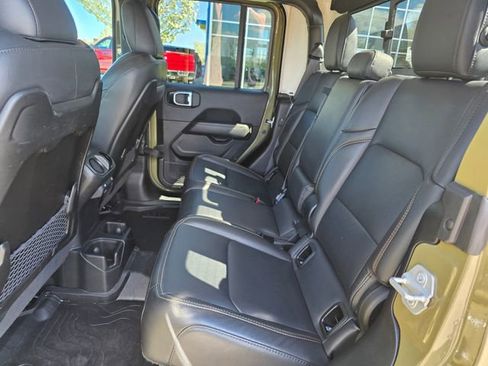 Used 2025 Jeep Gladiator Sport AWD/4WD image 19