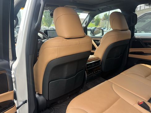 Used 2025 Lexus LX 700h Luxury w/ Appearance Package AWD/4WD image 36